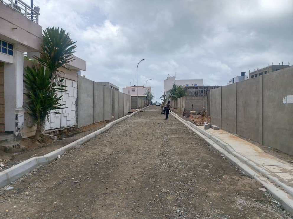 Terrain de 779 m² à vendre à Fidjrossè Togbin – Emplacement stratégique sur la Route des Pêches !