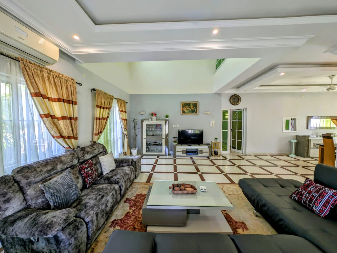 WhatsApp Image 2025-03-27 à 13.36.44_425be6f8