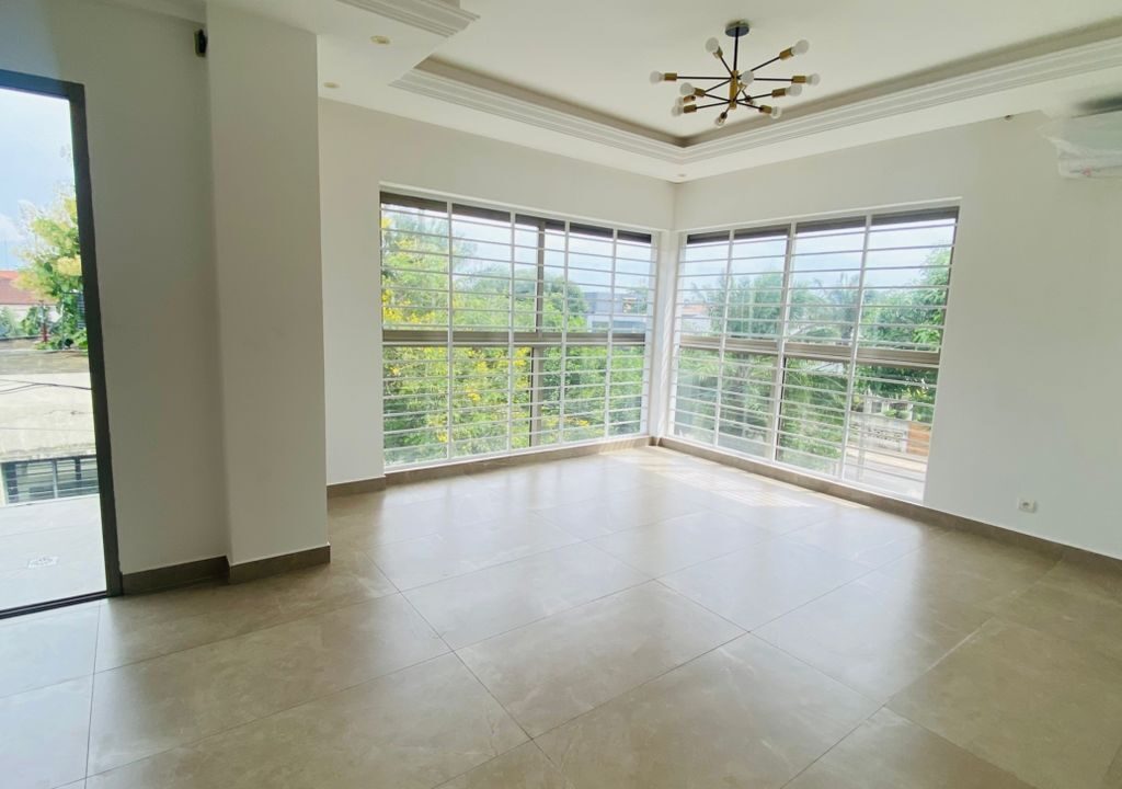 Appartement Neuf 3 Chambres Salon dans la Haie Vive (Zone Restaurant Livingstone)