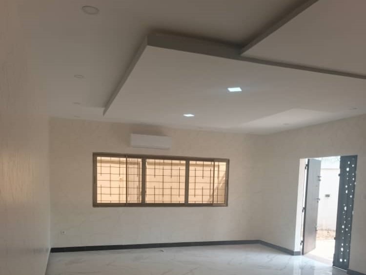 Villa Duplex de 6 pièces à Cotonou quartiers des Cocotiers