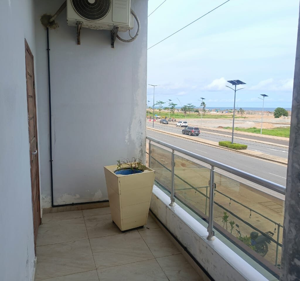 2chambres salon meublée au 1er Etage pas loin du carrefour club des Roi Cotonou Fidjrossé