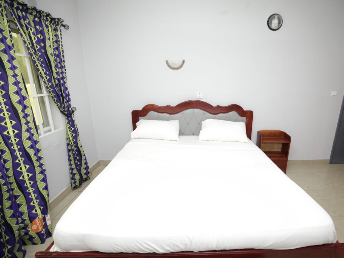 VILLA MEUBLÉE AVEC GRAND JARDIN ET GROUPE ÉLECTROGÈNE05