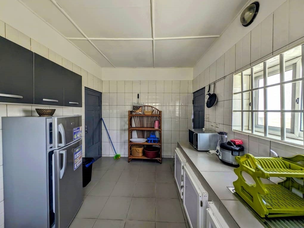 VILLA MEUBLÉE AVEC GRAND JARDIN ET GROUPE ÉLECTROGÈNE11