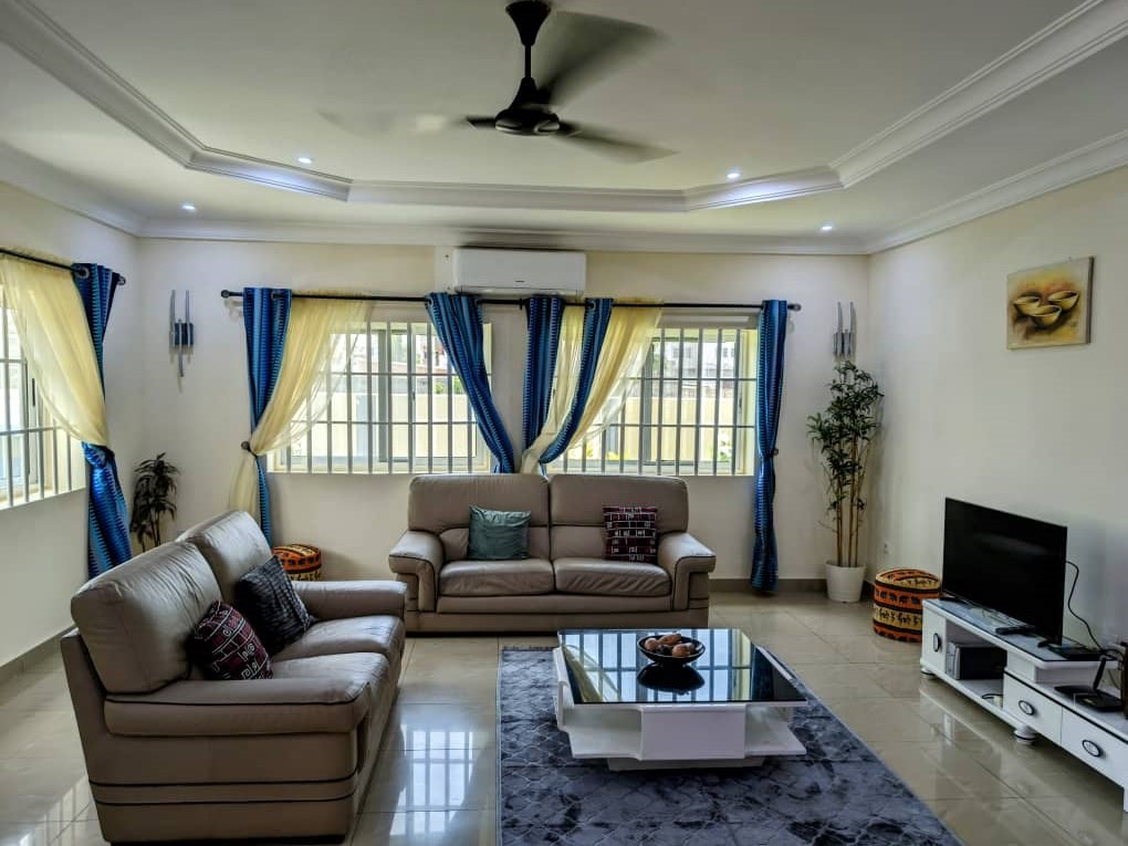 VILLA MEUBLÉE AVEC GRAND JARDIN ET GROUPE ÉLECTROGÈNE15