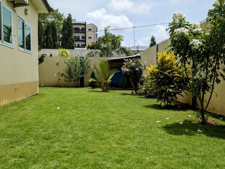 VILLA MEUBLÉE AVEC GRAND JARDIN ET GROUPE ÉLECTROGÈNE17