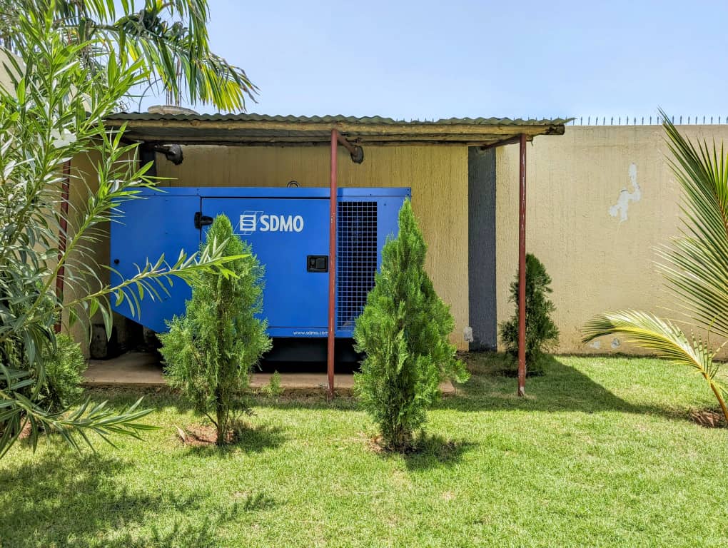 VILLA MEUBLÉE AVEC GRAND JARDIN ET GROUPE ÉLECTROGÈNE20