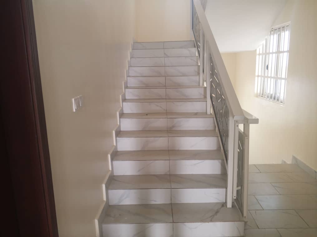 appartement au 02 étage 12