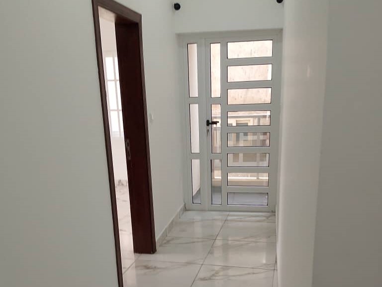 appartement au 02 étage 20