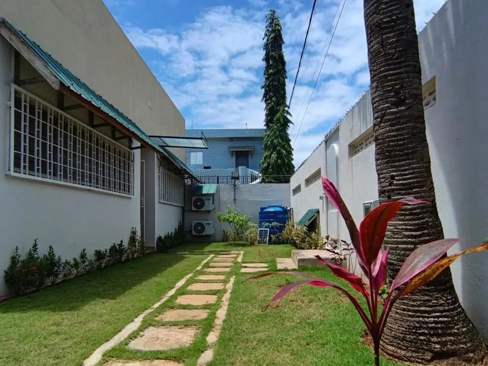 villa 3 Chambres Salon avec les Meubles à Cotonou Akpakpa PK10 – Proche de la corniche
