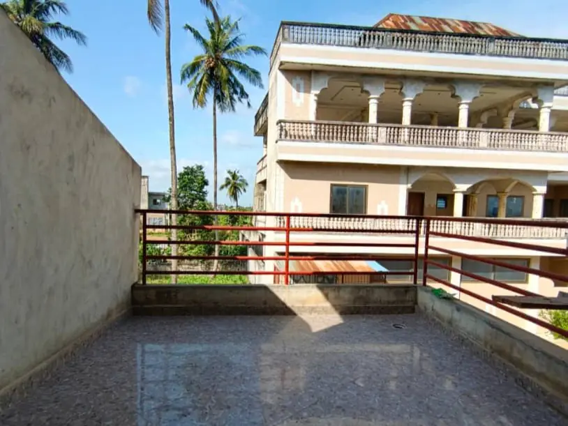 Belle Villa Duplex R+2 de 9chambres et 3 salons  à Godomey – Cotonou