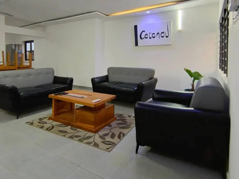 IMMEUBLE À COTONOU FIDJROSSE