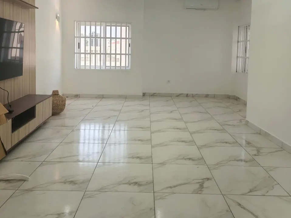 APPARTEMENT 2 CHAMBRES SALONS À FIDJROSSÈ PLAGE