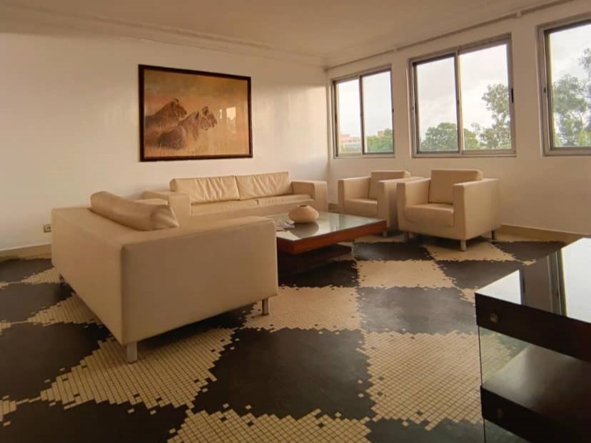 “Luxueux 2 Chambres Meublé en Plein Cœur de Cotonou !”