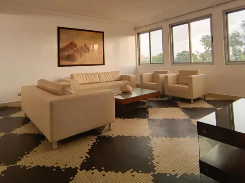 “Luxueux 2 Chambres Meublé en Plein Cœur de Cotonou !”