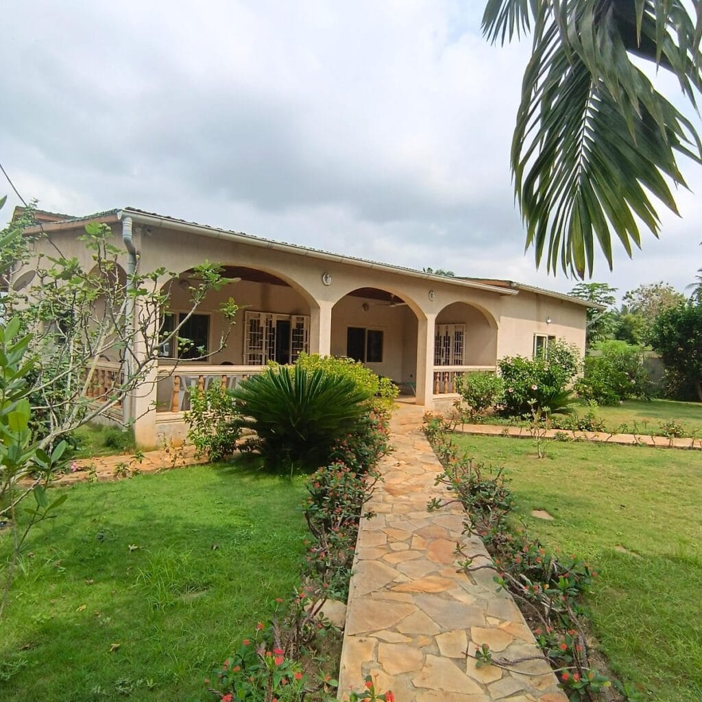 VILLA MEUBLÉE 3 CHAMBRES + SALON – OUIDAH GBENA NORD